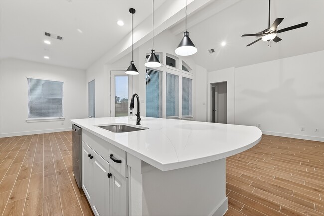 Building Photo - 2210 Cherry Brg Ln