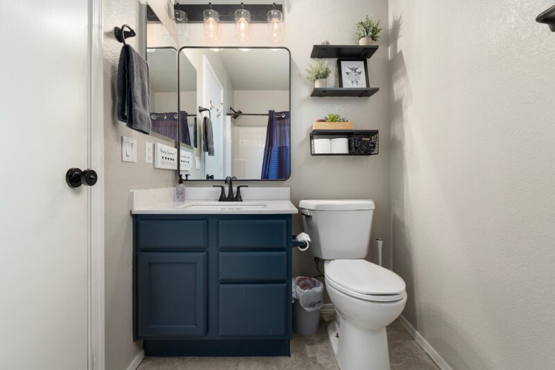 Building Photo - 1253 S Colonial Dr