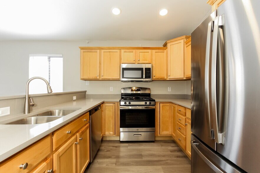 Building Photo - 6898 W Quailwood Way