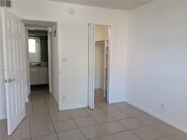 Building Photo - 801 NW 47th Ave