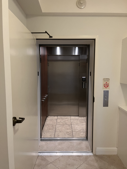 Semi-private In-condo Elevator - 2745 1st St