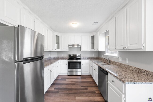 Building Photo - 308 Peach Blossom Rd