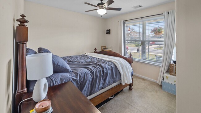 Building Photo - Beautiful 3 Bedroom Home in Port Wentworth with Fenced Backyard and Community Pool