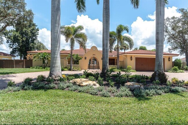 Building Photo - 5810 Bahama Shores Dr S