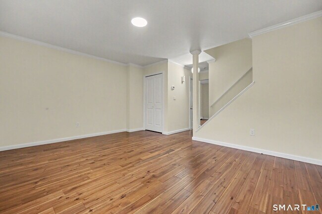 Building Photo - 74 Ridge Rd