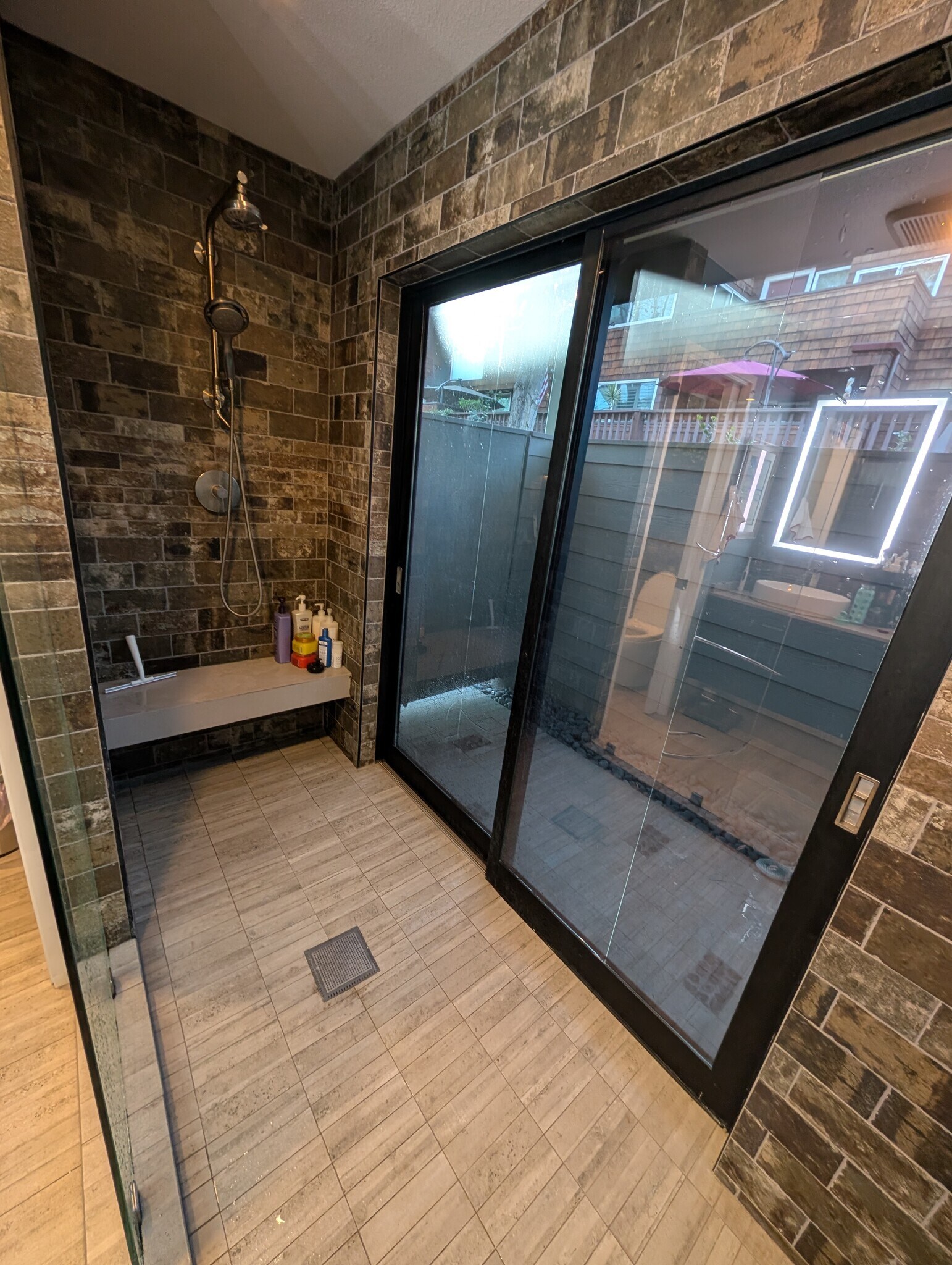 Building Photo - 245 S Helix Ave