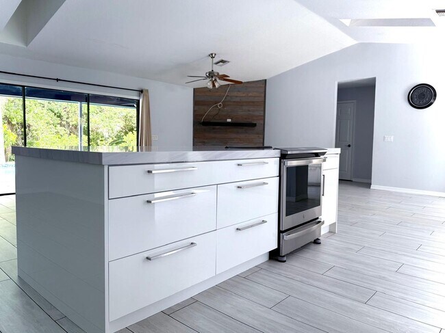 Building Photo - Beautiful house for rent