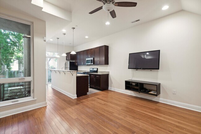 Primary Photo - 1408 Willington St