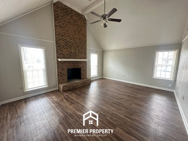 Building Photo - 6764 Henredon Dr