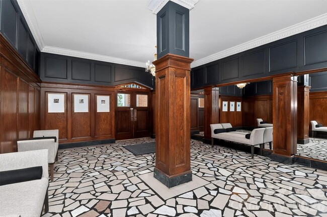 Building Photo - 301 W 10th St