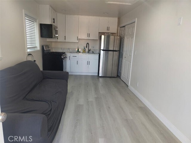 Building Photo - 11620 College Dr