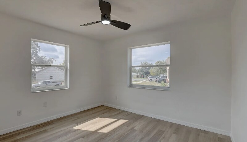 Building Photo - 417 Hollyhock Ln