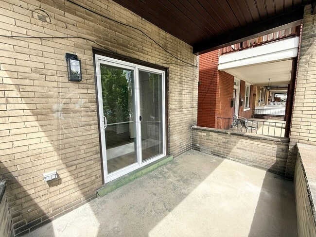 Building Photo - 1538 Fallowfield Ave