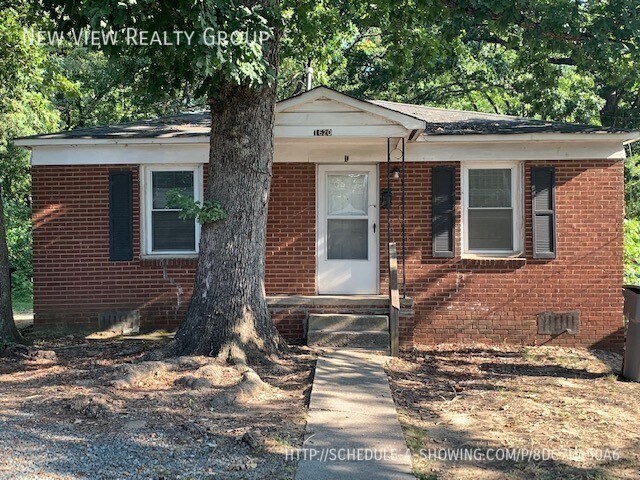 Primary Photo - 1620 Lasalle St