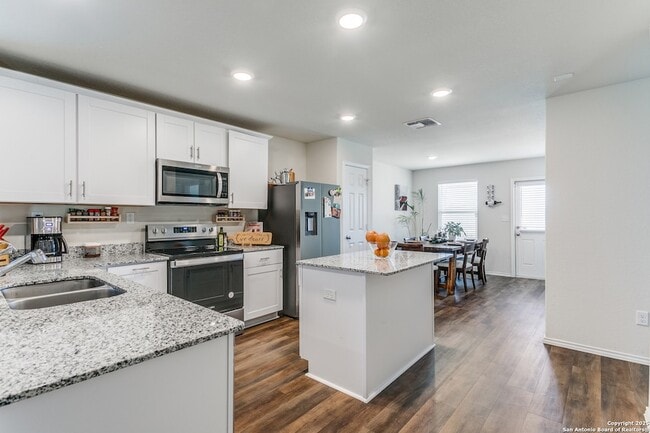 Building Photo - 5911 Bluestem Wy