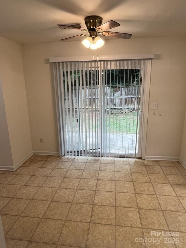 Building Photo - 688 Continental Dr