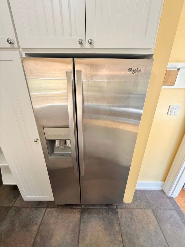 Building Photo - Stylish 3-Bed, 2-Bath Home in the Heart of...