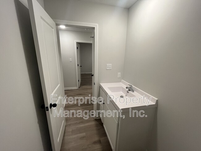 Building Photo - 4503 Suncrest Dr