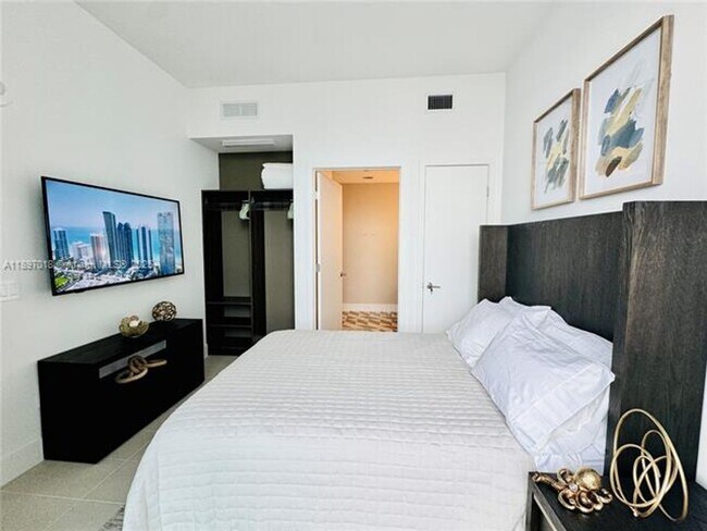 Building Photo - 159 NE 6th St