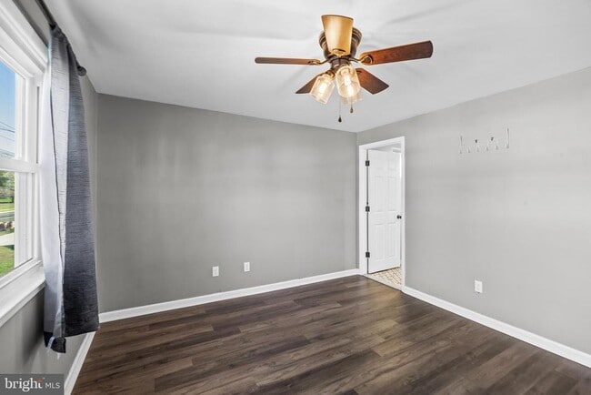 Building Photo - 2211 New Albany Rd