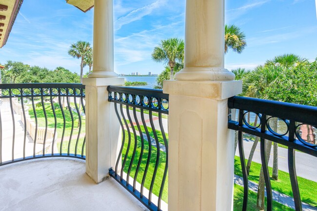 Building Photo - 3 Story Condo on Riverside Drive in Port O...