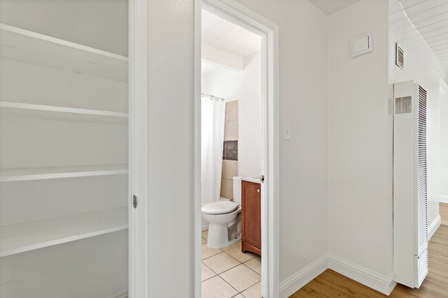 Building Photo - 645-647 S 29th St