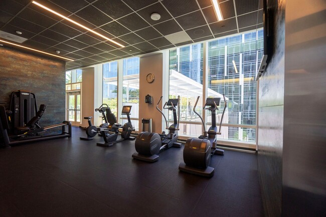 Building Photo - Spacious Studio Available Now!