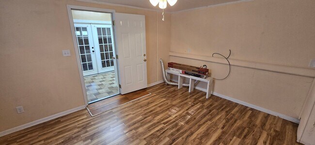 Building Photo - Classic Brick Ranch in Pfafftown