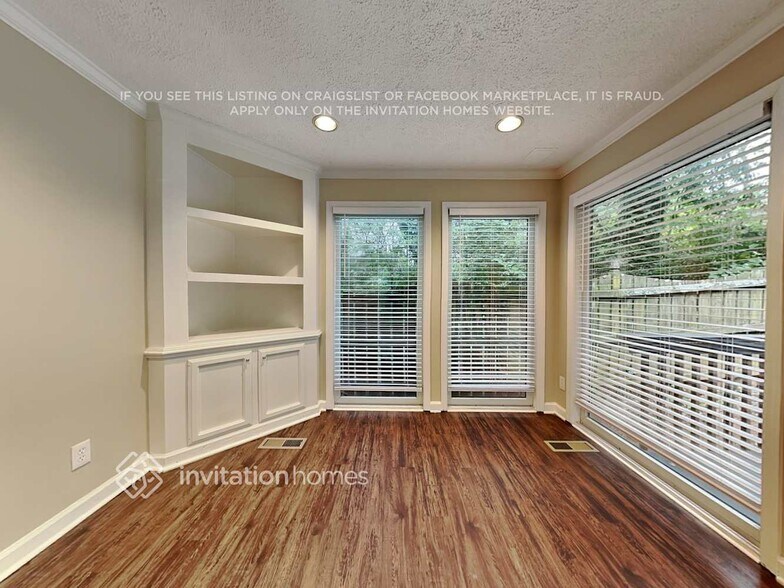 Building Photo - 131 Bentridge Ct