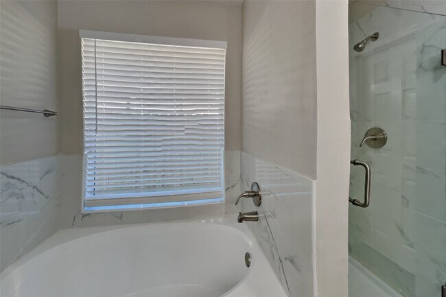 Building Photo - 20042 Arbor Creek Dr