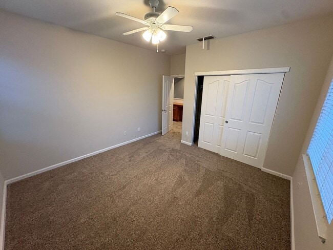 Building Photo - Gorgeous 5 Bedroom, 3.5 Bath Mountain House Home