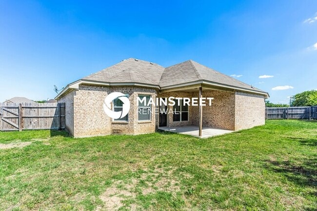 Building Photo - 3 Bedroom Pet-Friendly Home in Crowley, TX...