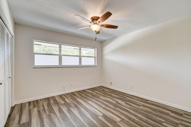 Building Photo - 1200 SW 12th Ct