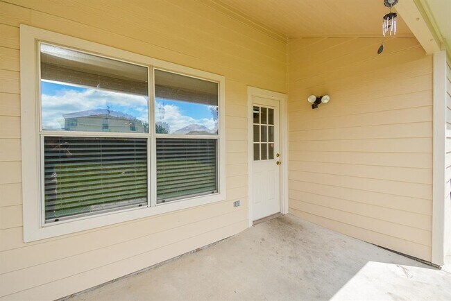 Building Photo - 29031 Rio Grande River Dr
