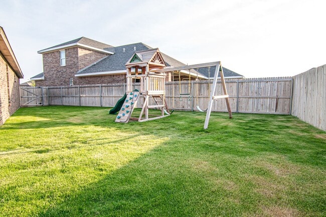 Building Photo - 6014 Sunrise Way