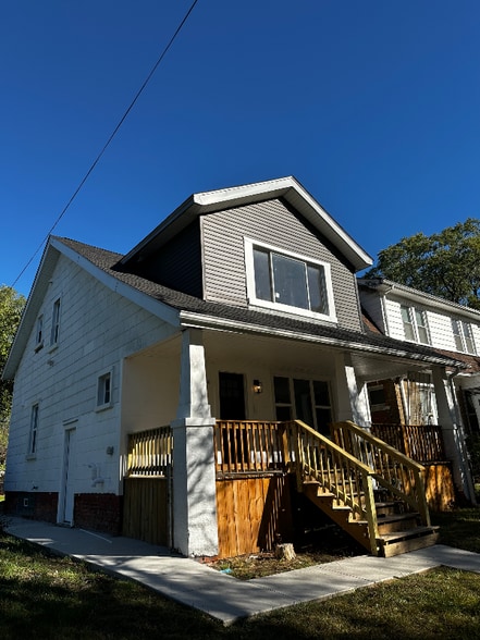 Building Photo - 2256 Tuxedo St