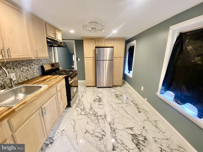 Building Photo - 34 Southard St