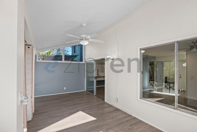 Building Photo - 37789 Essanay Pl