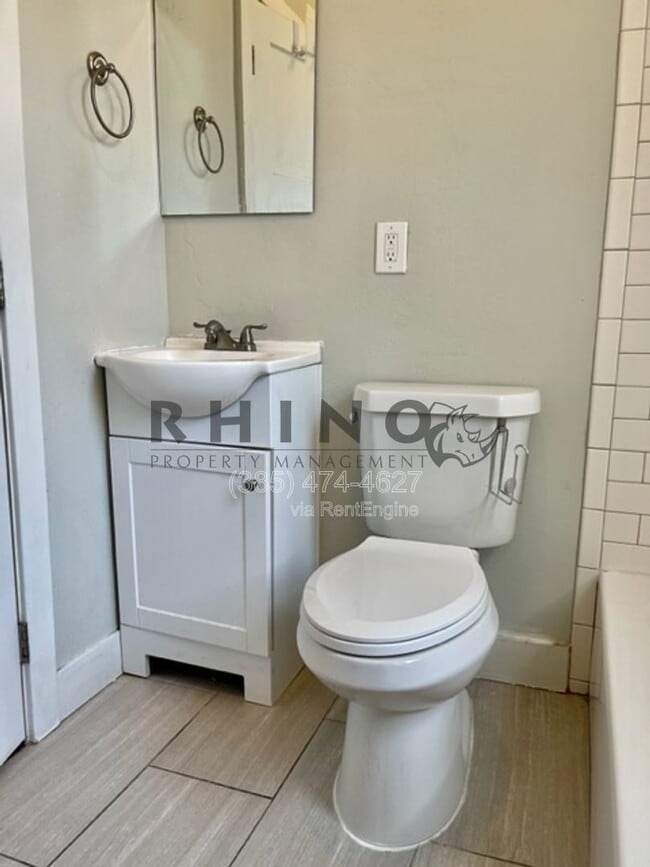 Building Photo - 576 N 400 W