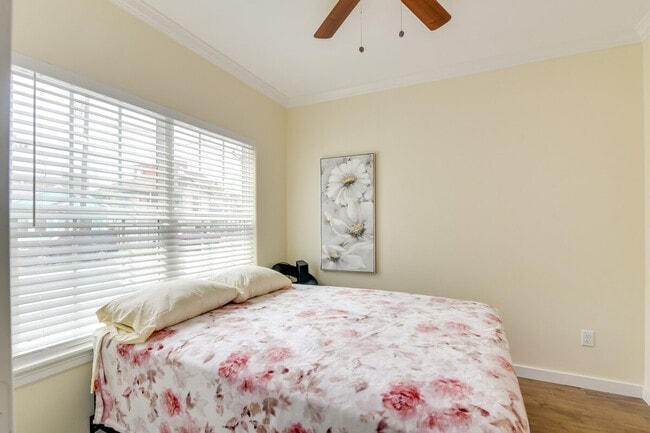 Building Photo - 1206 26th St