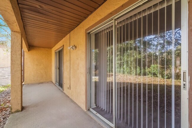 Building Photo - 12123 Napiers Cir