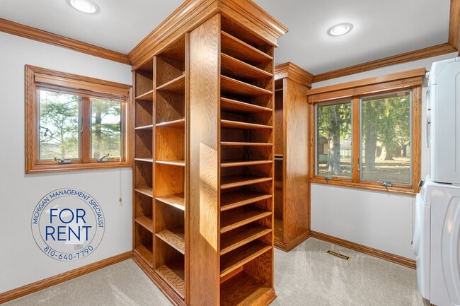 Building Photo - 7255 E Baldwin Rd