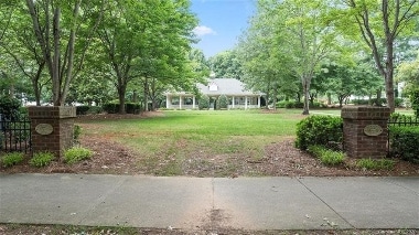 Building Photo - 16213 Peachmont Dr