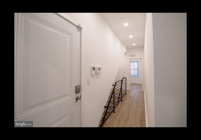 Building Photo - 1107 S 27th St