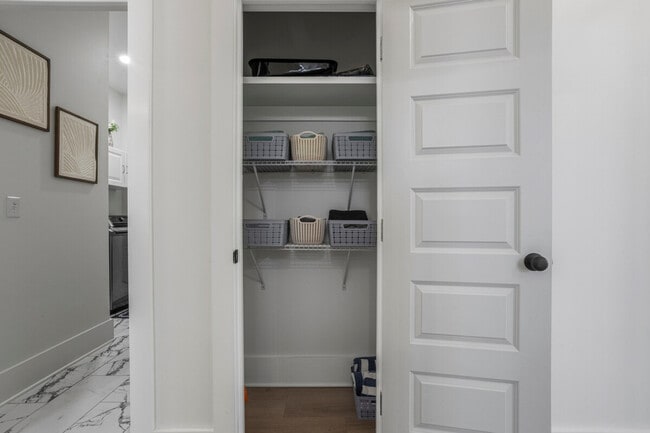 Building Photo - 1472 Georgia Pl