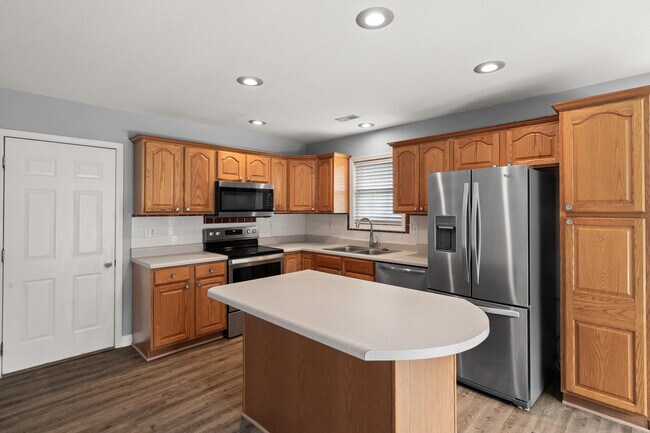 Building Photo - 5909 Kelsey Dr
