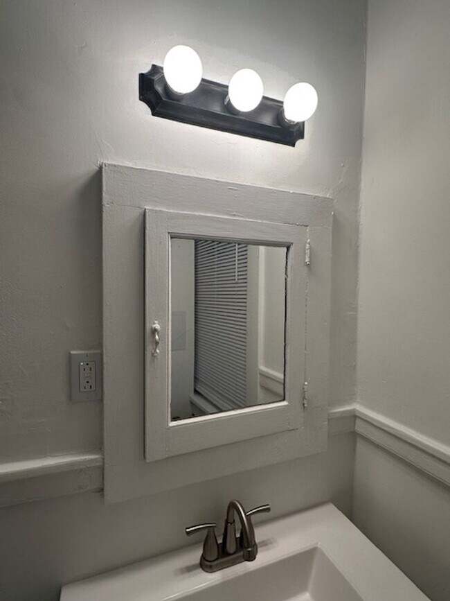 Building Photo - 2209 Rivermont Ave