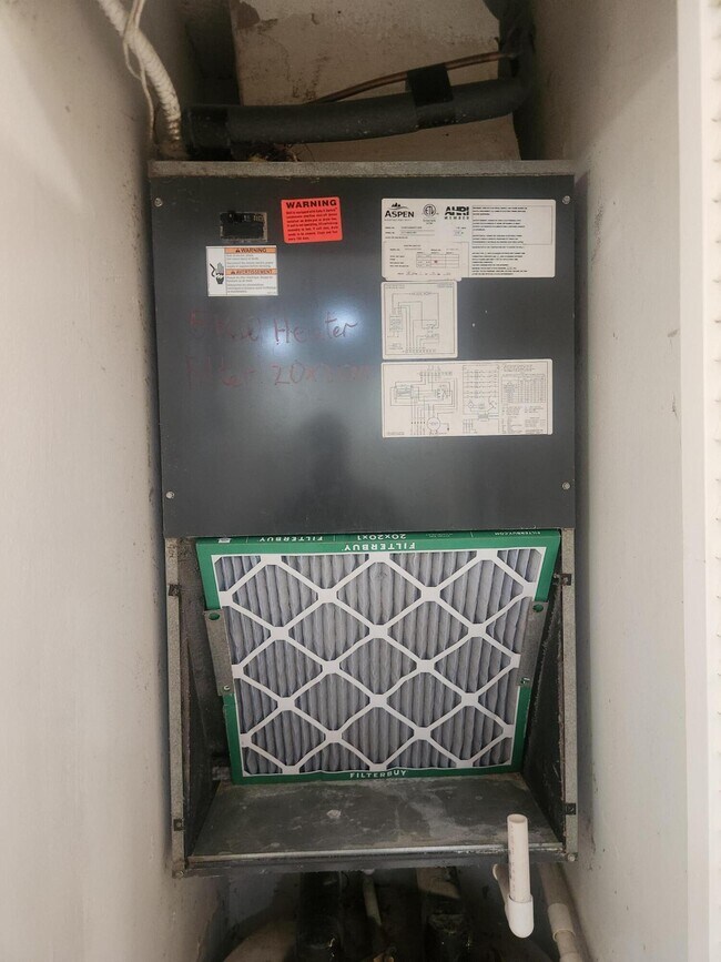 Building Photo - 5231 Pine Abbey Dr S