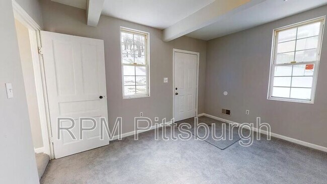 Building Photo - 2824 Salisbury St