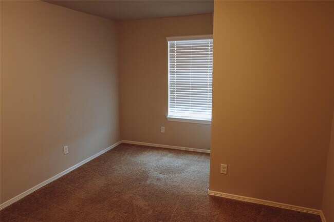Building Photo - 10818 Catclaw Ct
